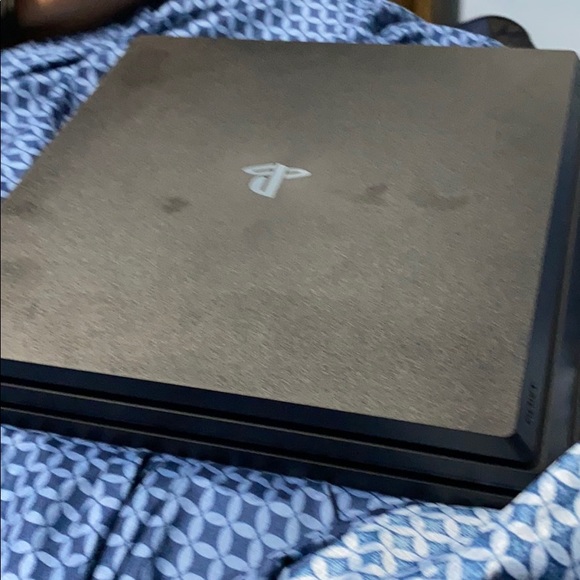 300 right now for ps4 pro meet in person - Picture 1 of 1